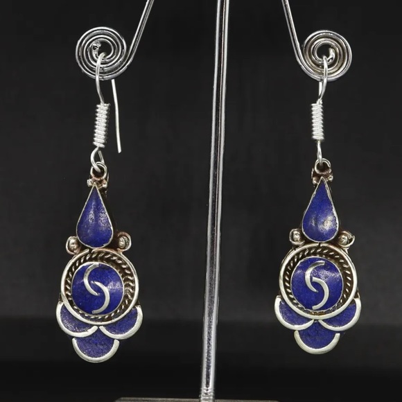 Traditional ethnic Gemstone earrings - Picture 8 of 12